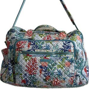 VERA BRADLEY WEEKENDER DUFFLE  (SHORE THING)